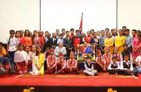 बालबालिकासँग राष्ट्रपति