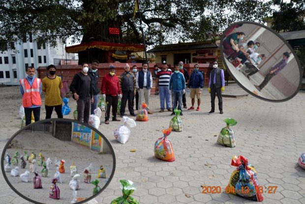 समाजसेवी नबिन पाण्डेको नेतृत्वमा रकम संकलन गरि मजदुर र बिपन्नलाइ राहत वितरण