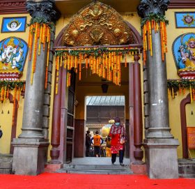 पशुपतिनाथ मन्दिर आजदेखि भक्तजनका लागि खुला ,