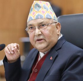 चोलेन्द्रबारे ओलीको टिप्पणी : सेना, प्रहरी हातमा लिएर जे पनि गरे हुन्छ?