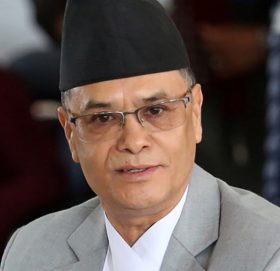 महाअभियोग प्रस्ताव दर्ता भएपछि प्रधानन्यायाधीश स्वतः निलम्बित