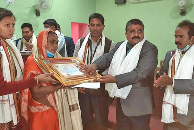 मधेश सरकारद्वारा माओवादी जनयुद्धमा ज्यान गुमाएका सप्तरीका १२ जनाको परिवारलाई जनही १ लाख रुपैयाँ सहयोग