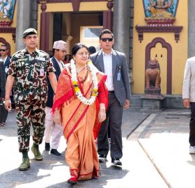 राष्ट्रपति र उपराष्ट्रपतिद्वारा पशुपति दर्शन