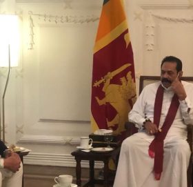 कोलम्बो पुगेका परराष्ट्रमन्त्री डा. नारायण खड्का द्विपक्षीय भेटवार्तामा व्यस्त