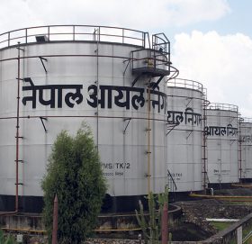 फेरि बढ्यो इन्धनको मूल्य, पेट्रोलको प्रतिलिटर १६० रुपैयाँ