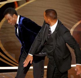 कमेडियन क्रिस रकलाई थप्पड हानेको घटनामा अभिनेता विल स्मिथलाई १० वर्षसम्म ओस्कारमा उपस्थित हुन नपाउने गरी प्रतिबन्ध लगाइयो