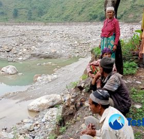 बिलखबन्दमा बाढीपीडित : खाने गाँस छैन, जाने ठाउँ छैन