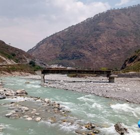 सेतीमा ठिङ्ग उभिरहेछ दुई पिल्लरे पुल