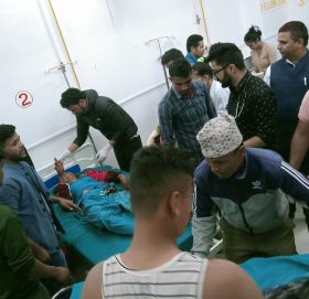 जीप दुर्घटनामा घाइते भएकालाई तलकोट गाउँपालिकाले  उपचारका लागि २ लाख रुपैयाँ दिने