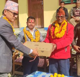 गुणस्तरीय शिक्षाको लागि विद्यालयमा प्रविधि सामाग्री हस्तान्तरण