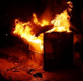 माछापोखरीको अस्थायी प्रहरी बिटमा आगजनी