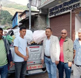 ९ पालिकाका भूकम्प पीडितलाई बझाङ उद्योग वाणिज्य संघद्वारा राहत प्रदान