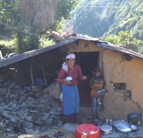 भूकम्पपीडितको गुनासो : सरकारले त्रिपालसमेत दिएन