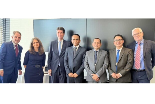 बीआइएसको वार्षिक बैठकमा सहभागी हुन स्विट्जरल्याण्डको बासेल पुगे गभर्नर पौडेल