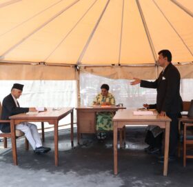 त्रिपालमुनि बसेको इजलास !